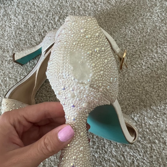 Blue by Betsey Johnson Dani Pearl Heels 6.5 - Picture 9 of 9